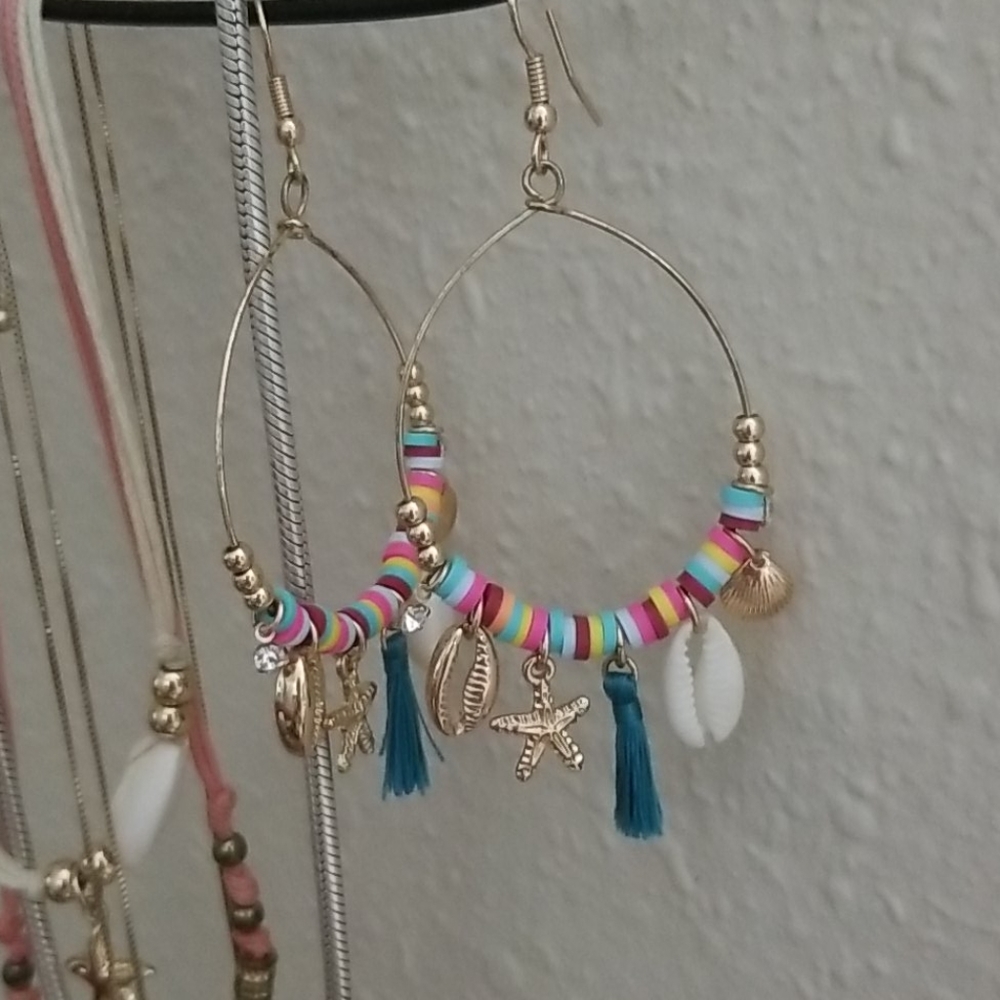 Fashion/Gold dangle earrings